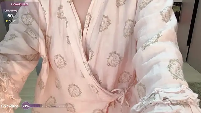 sulinlin1 (F milf) - 脱上衣揉胸1分钟