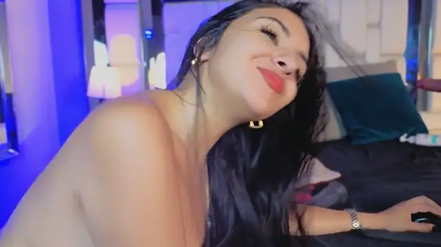 Astraglow1 live cam on StripChat