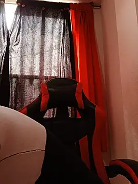 tiany03 live cam on StripChat
