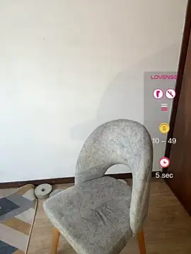 Kiki_11 live cam on StripChat