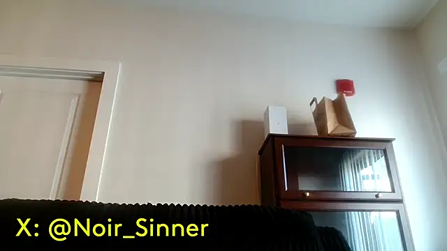 sinnernoir live cam on StripChat