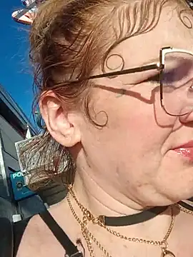 nakedgarbageperson