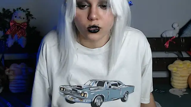 kotik_meow live cam on StripChat
