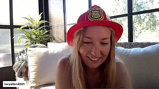 lucyallen4201 live cam
