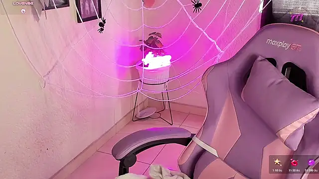 Catti_Brie live cam on StripChat
