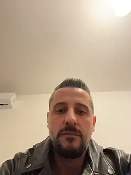 InsaneMattt on Stripchat