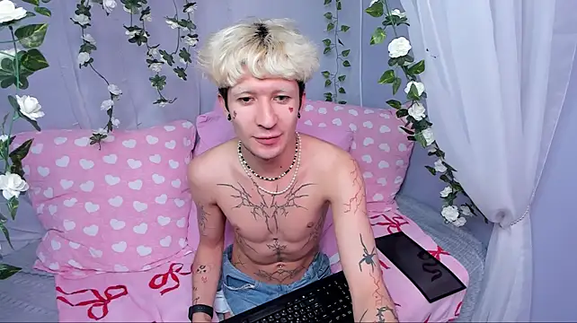 FinnEcho on Stripchat