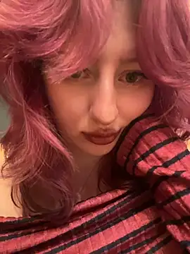 ronniekiss (F young) - Suck dildo