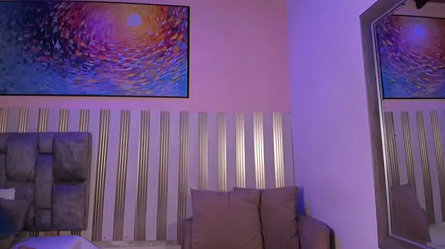 nina_glow