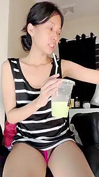 WetVirginPussy webcam