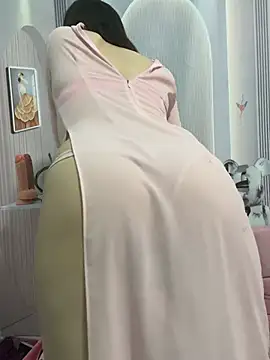 Nana-19 live vor der Cam