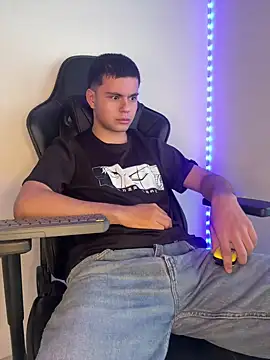 Liam_Mateo live cam on StripChat