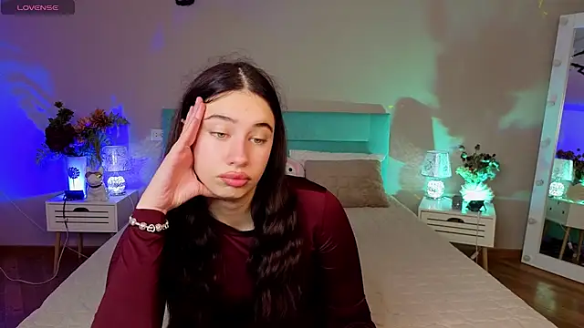 cutie_kittty_ (F teen) - spank ass 5x