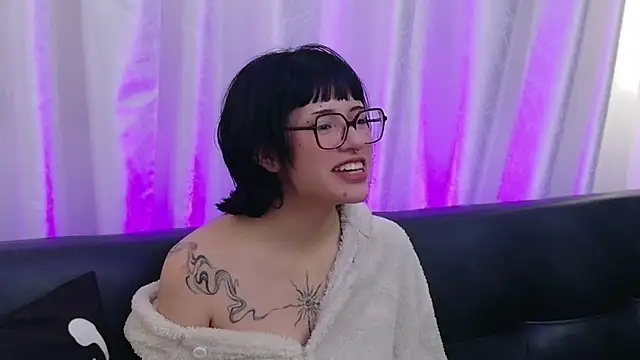 amimodee live cam on StripChat