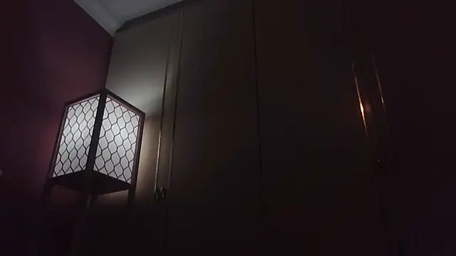 Huskie_Mia_UK live cam on StripChat