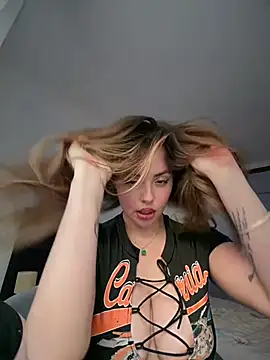 Alirawrz webcam