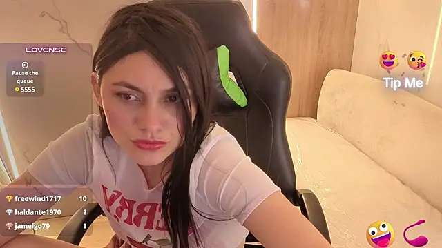 rox_luxury_tf live cam on StripChat
