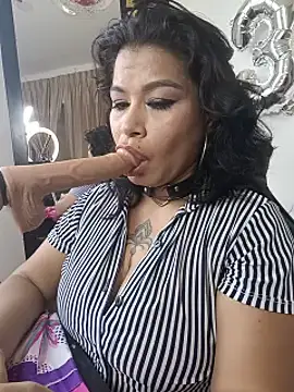 Aurorasanchez_elegant live cam on StripChat