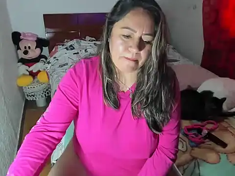 cris_spicy live cam on StripChat