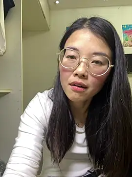 Yuyu7788 live cam on StripChat