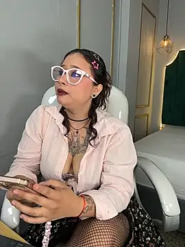 Cassie_Bloom_ live cam on StripChat