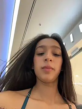 BellaTous live cam on StripChat