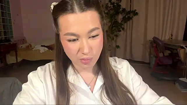 BunnyCareaga live cam on StripChat