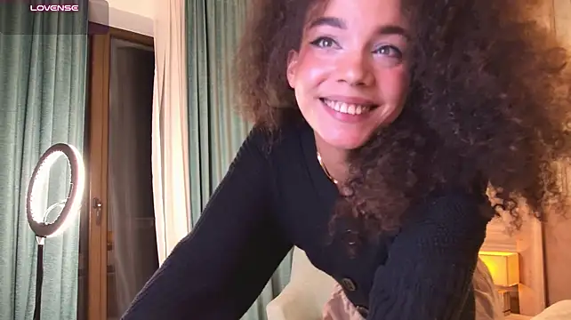 LucyMunroe webcam