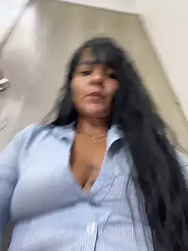 LuxeBrunetteXXX