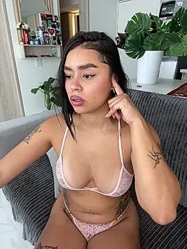 meli_ortiz_ live cam on StripChat