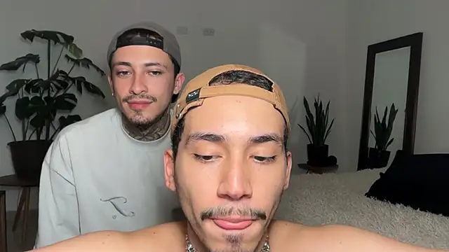 Noah_and_Steven live cam