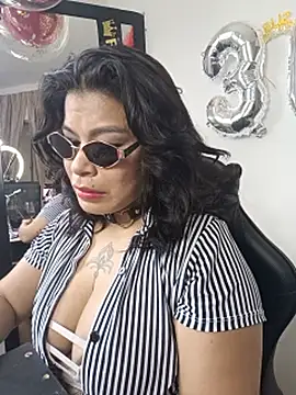 Aurorasanchez_elegant live cam on StripChat