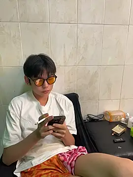 DDD_17 live cam on StripChat