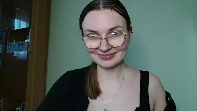 LooveELLYx live cam on StripChat