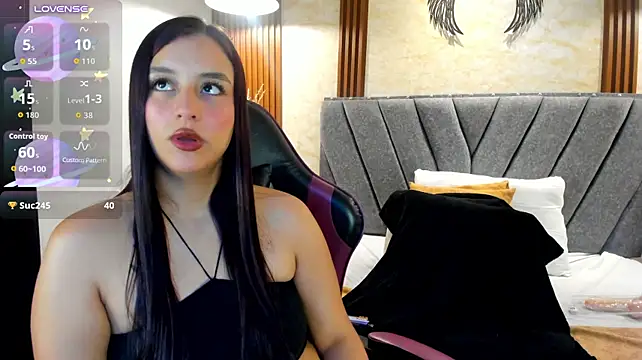 Veloura_Amethyst webcam Stripchat model stream image