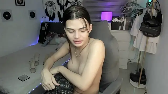 tstoni_talks live cam