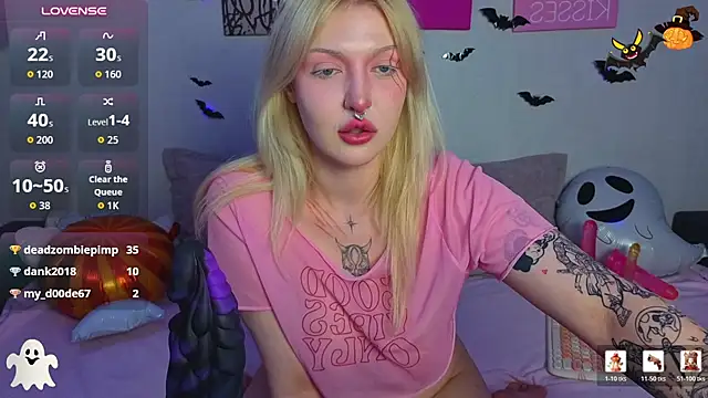 BlondieSummer live cam on StripChat