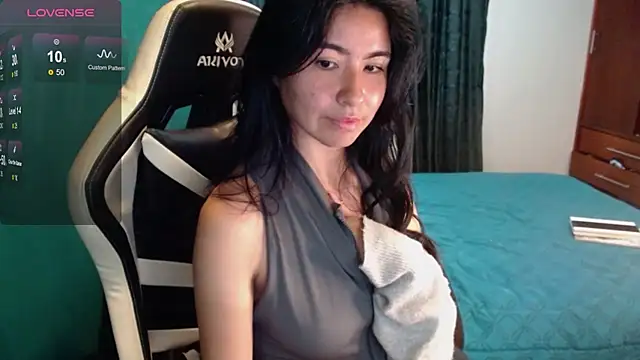 alice_middlee live cam on StripChat