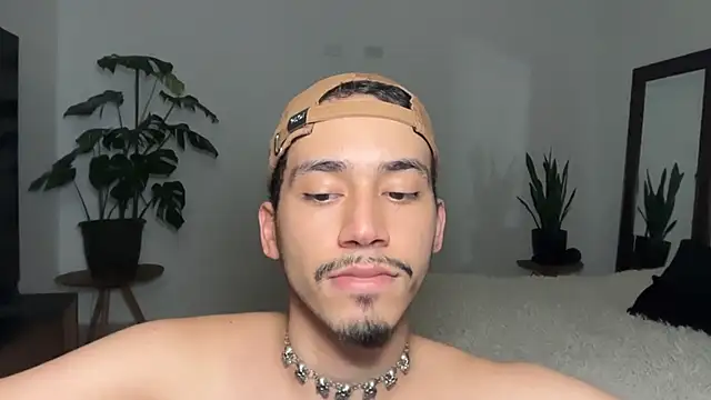 Noah_and_Steven live cam on StripChat