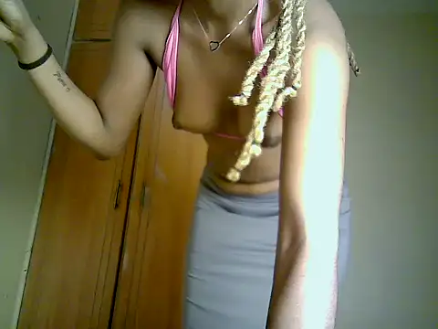 Snow_eye live cam on StripChat