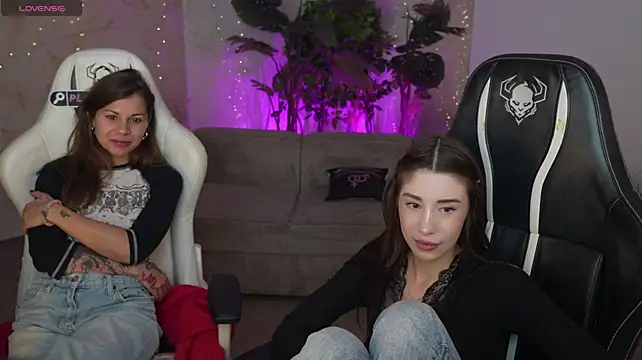Selena_Glow live cam on StripChat