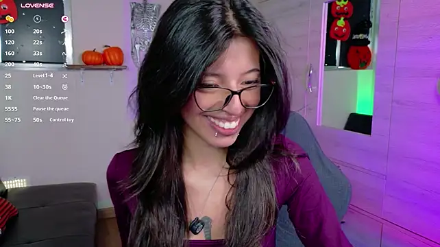 NanakoDollx live cam on StripChat