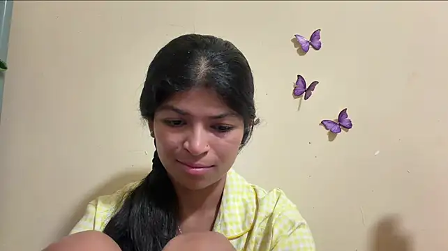 ngamuszar (F young) - Give a 360 Body Spin