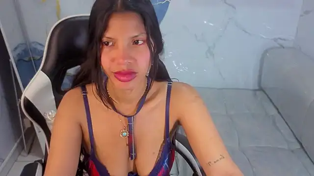 emily_smith_t live cam on StripChat