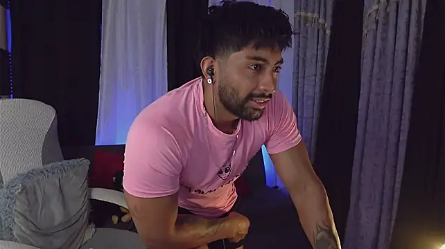 ryanboy30 live cam on StripChat