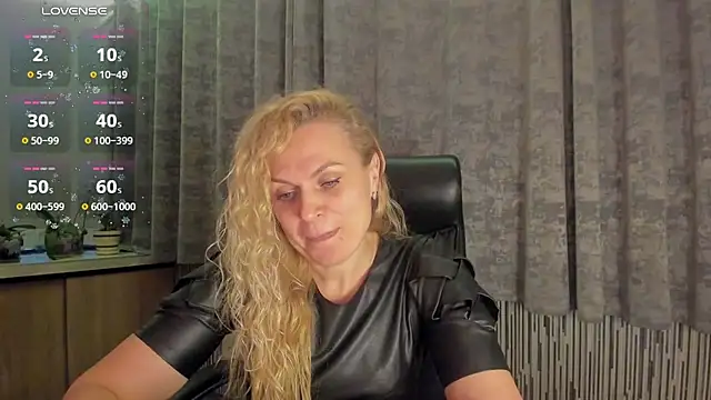 LanaLight_x live cam on StripChat