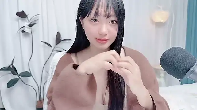Winnie666999 live cam on StripChat