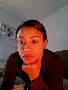 qulona live cam on StripChat