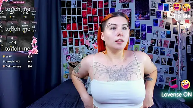 ulya1smitt live cam on StripChat