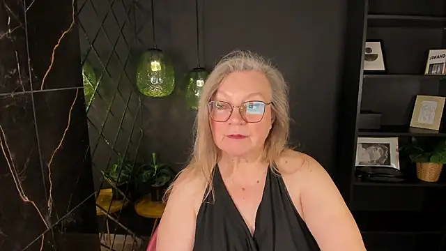 NataliMellow live cam on StripChat